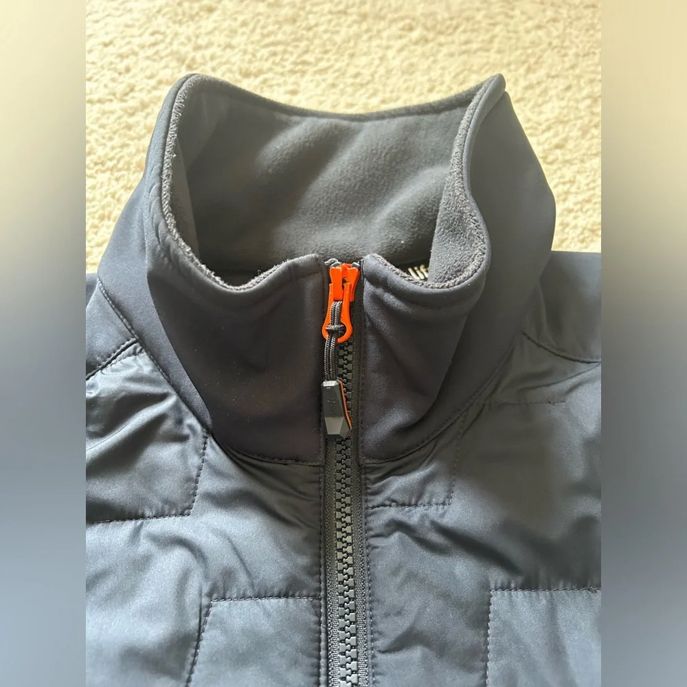 HELLY HANSEN - elegant yet casual, a great look for any occasion - Picture 8 of 12